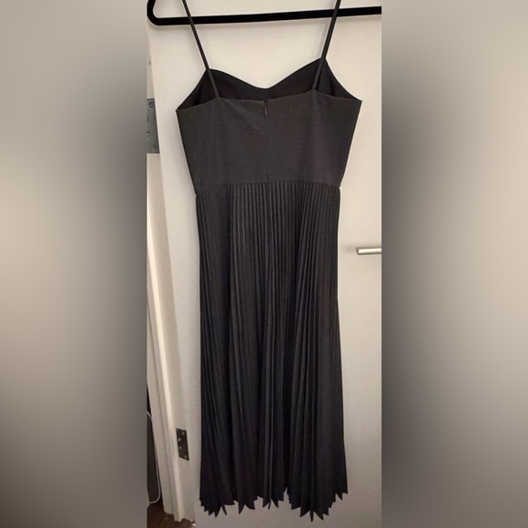 Theory Gray Turtleneck Sweater and Midi Pleated Dress - Picture 2 of 8